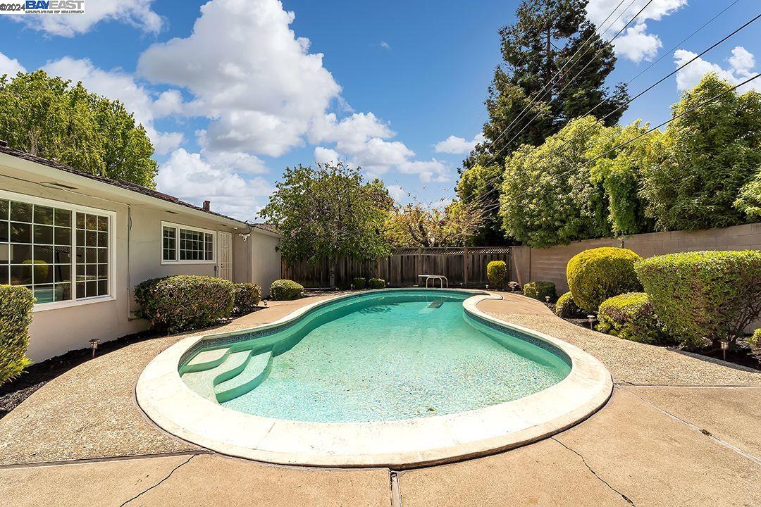 4405 Faulkner Dr