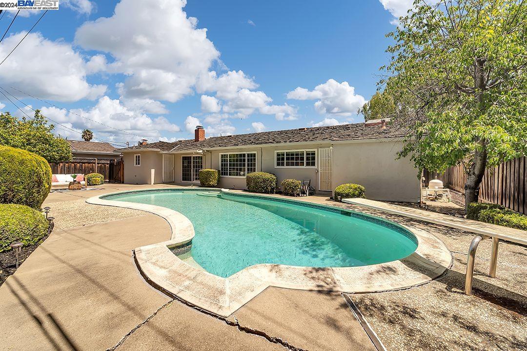 4405 Faulkner Dr