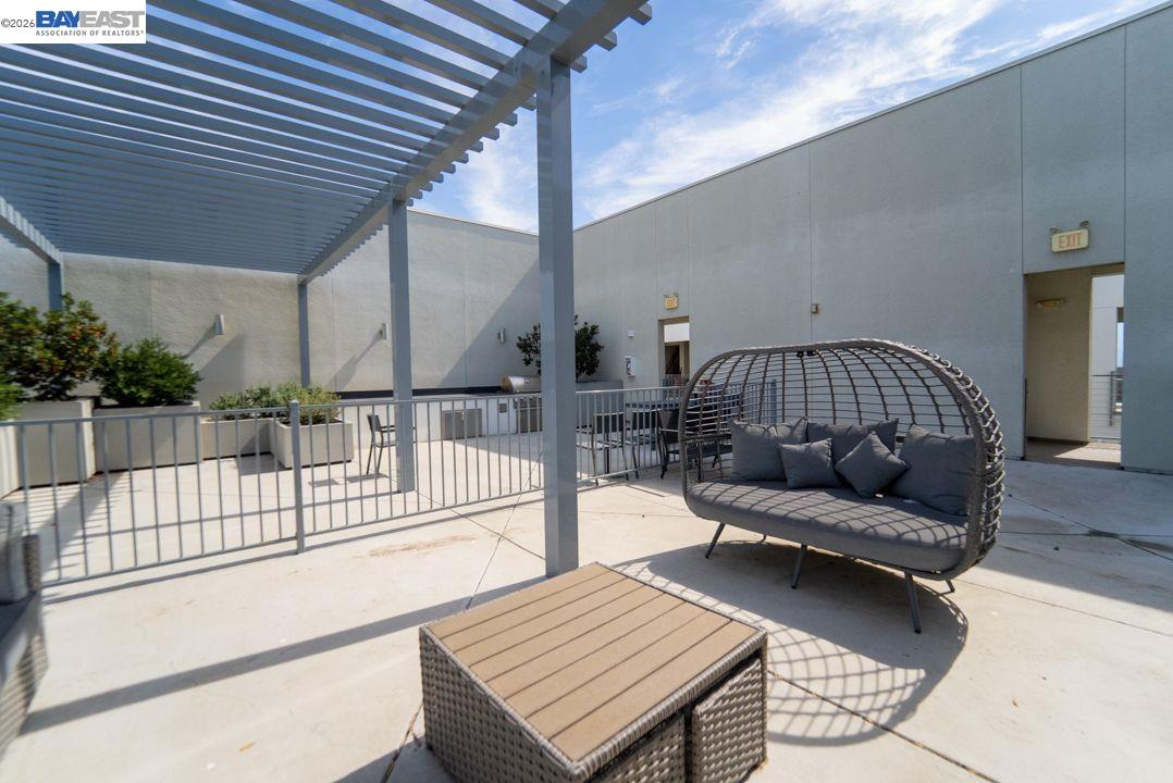 314 Llano De Los Robles Ave # 7