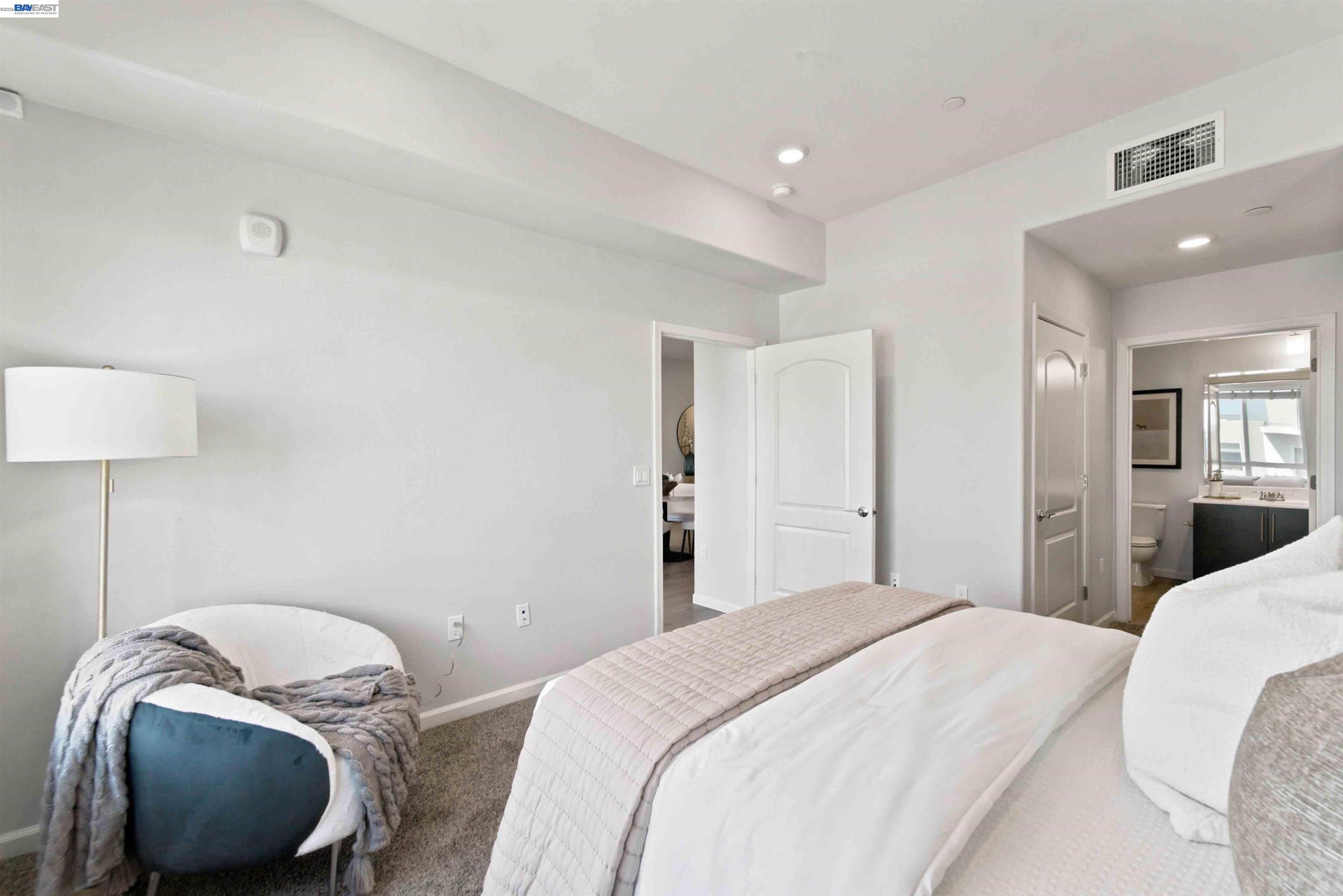 314 Llano De Los Robles Ave # 7