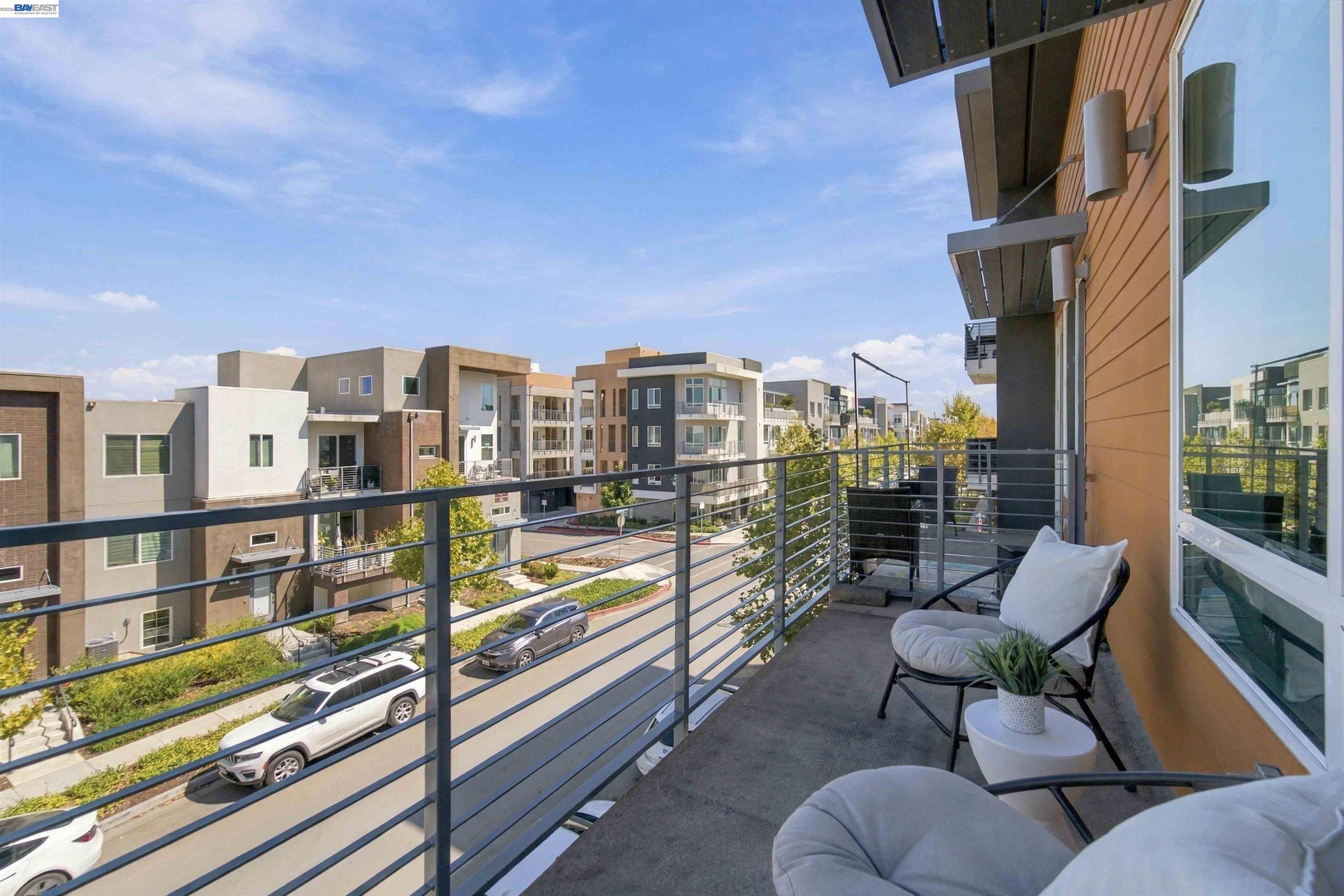314 Llano De Los Robles Ave # 7