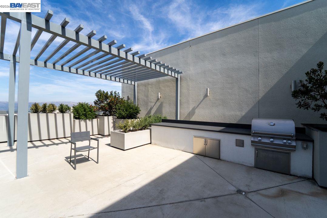 314 Llano De Los Robles Ave # 7
