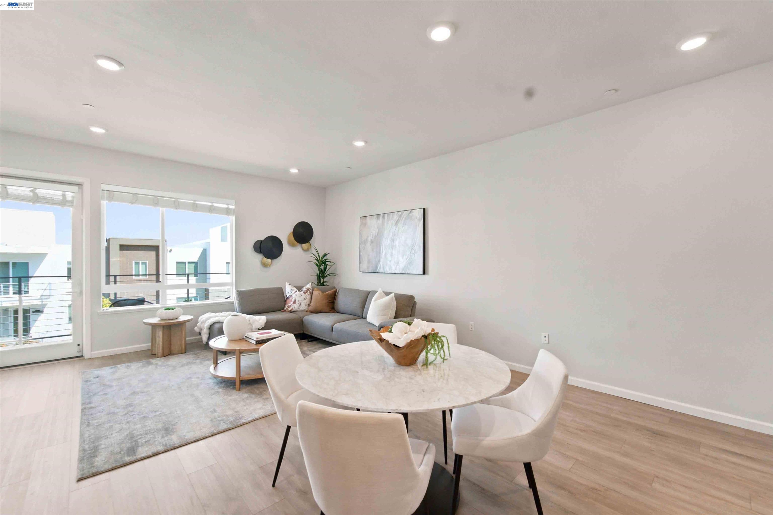 314 Llano De Los Robles Ave # 7