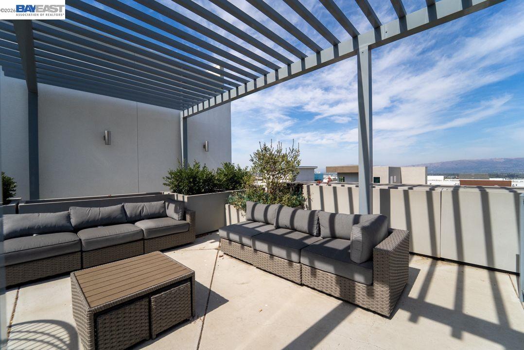 314 Llano De Los Robles Ave # 7