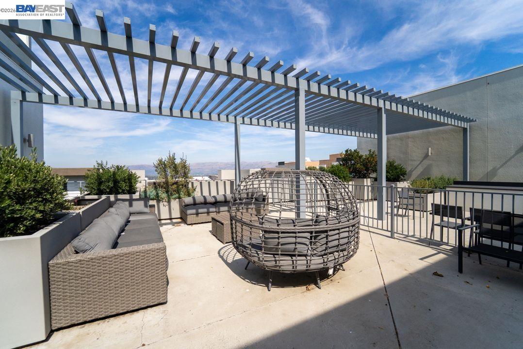 314 Llano De Los Robles Ave # 7