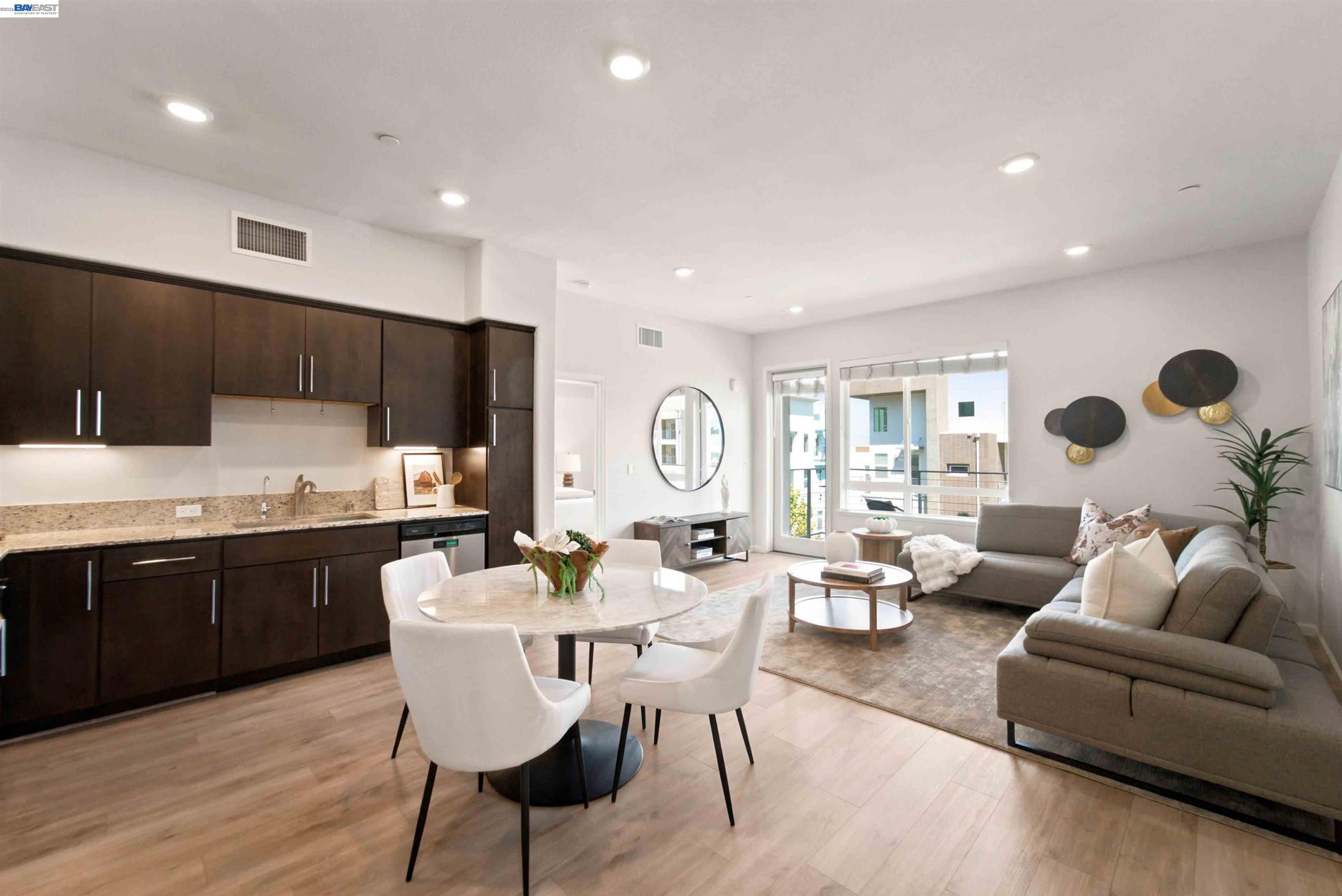 314 Llano De Los Robles Ave # 7