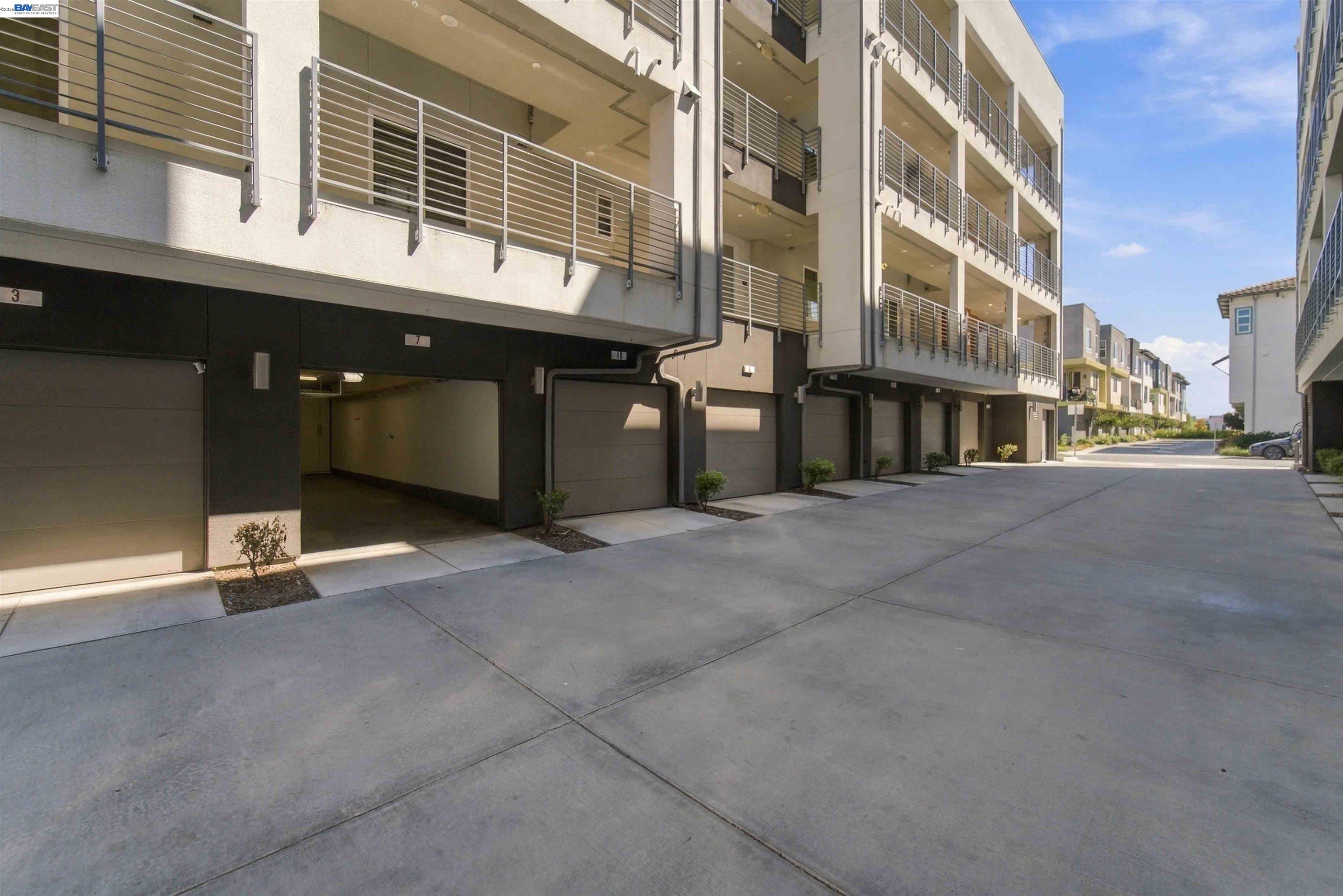 314 Llano De Los Robles Ave # 7