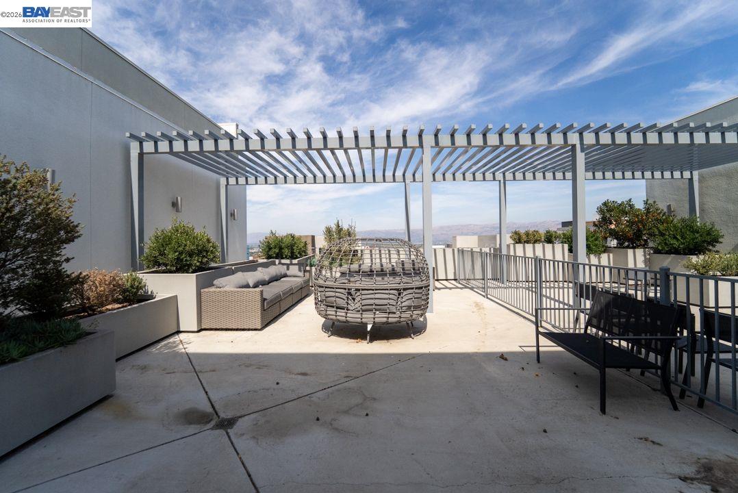 314 Llano De Los Robles Ave # 7