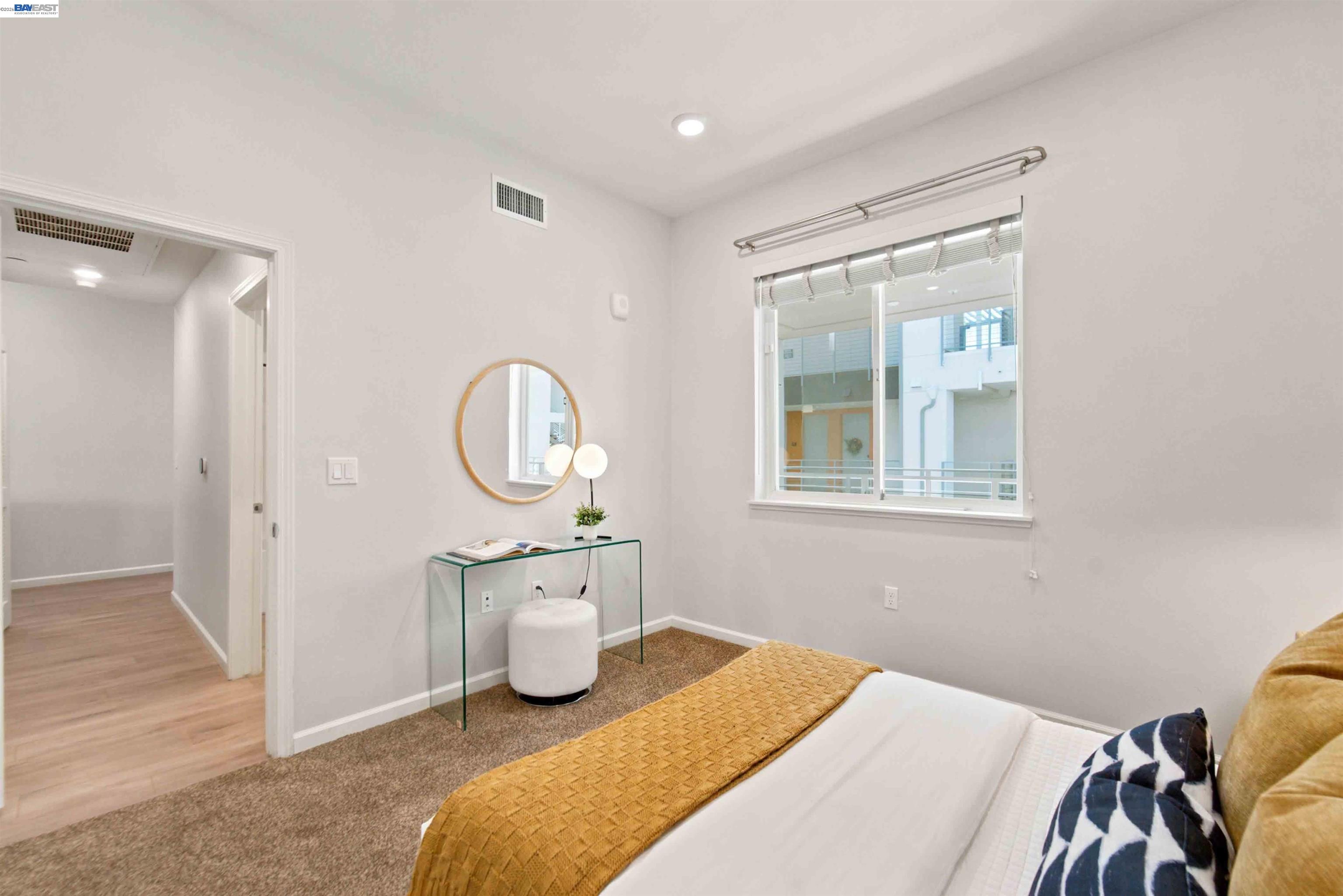 314 Llano De Los Robles Ave # 7