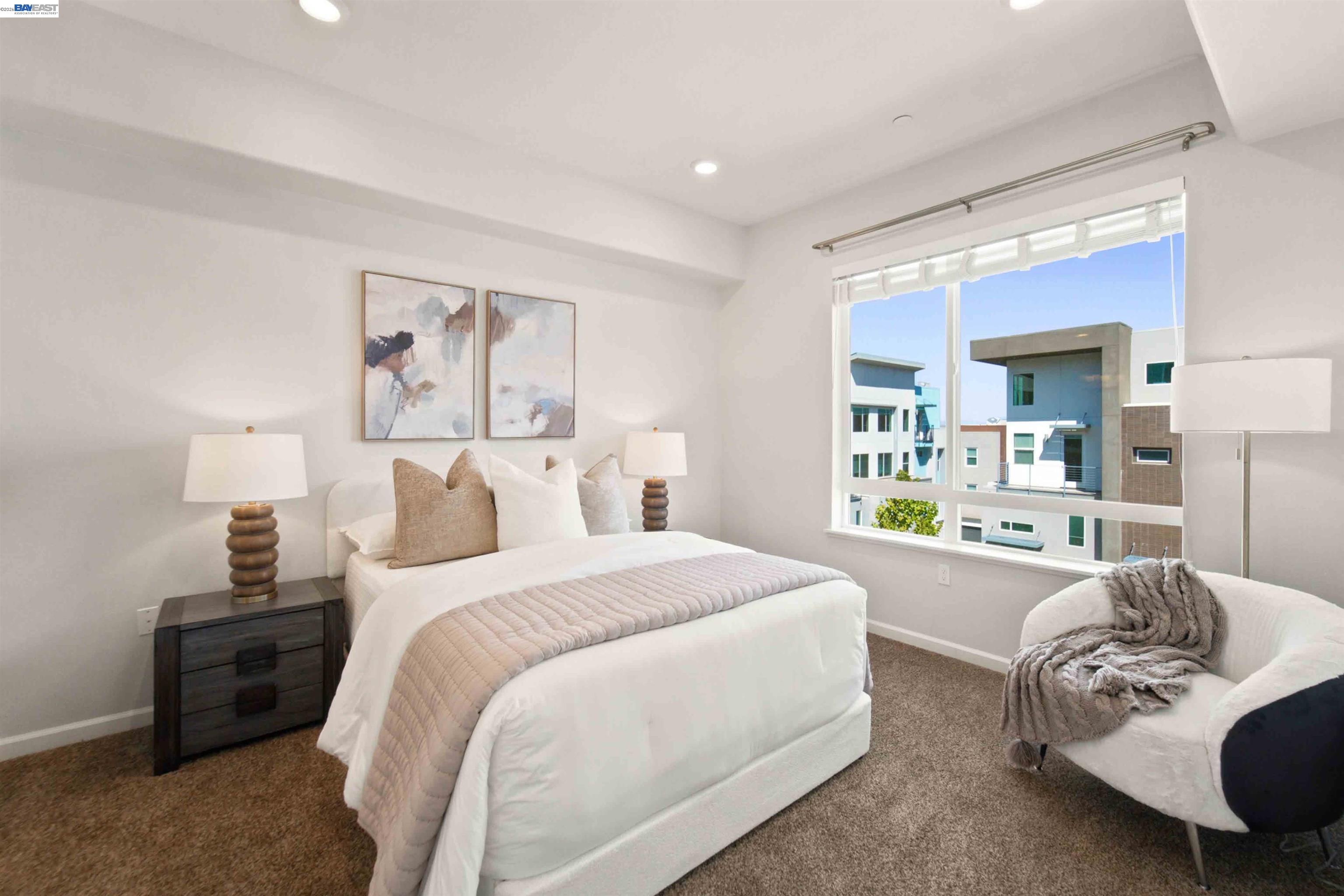 314 Llano De Los Robles Ave # 7