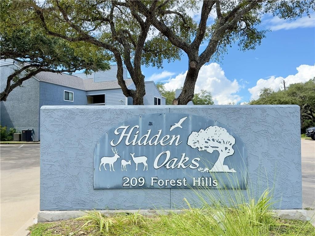 209 Forest Hills 210