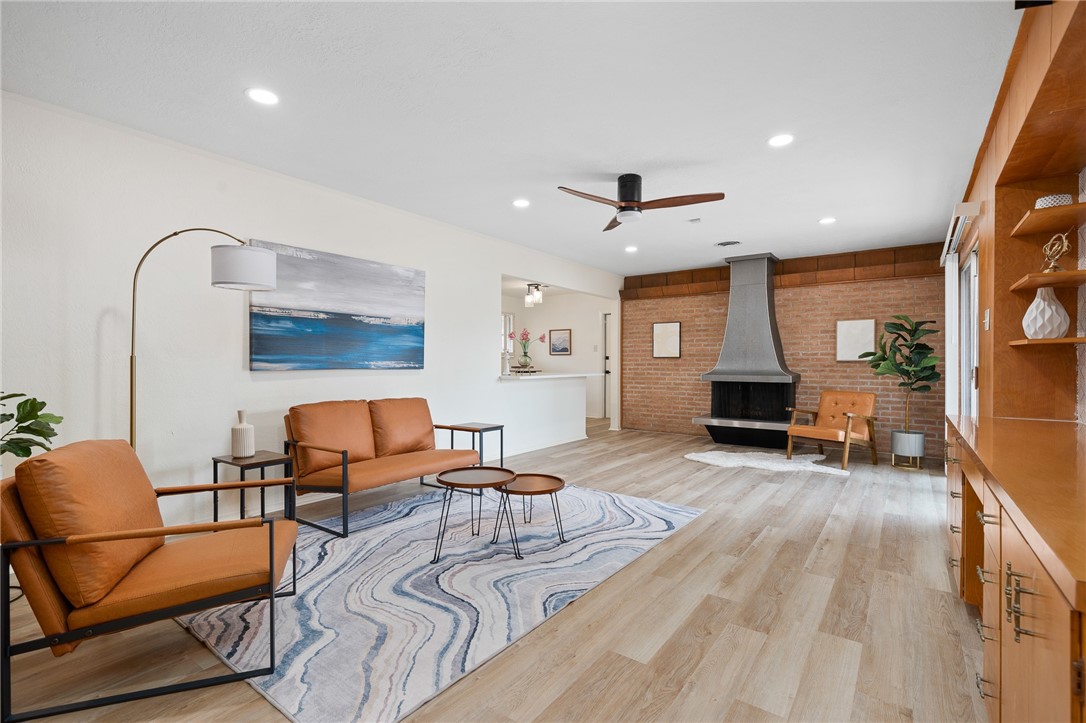 502 Meadowbrook Dr