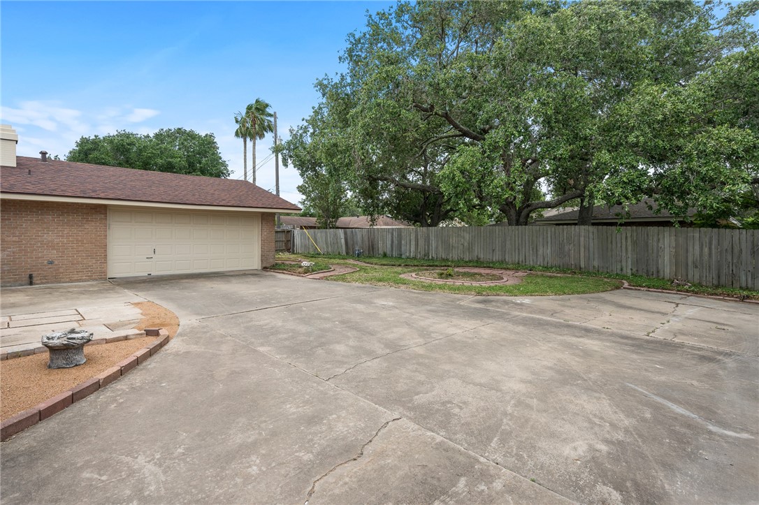 502 Meadowbrook Dr