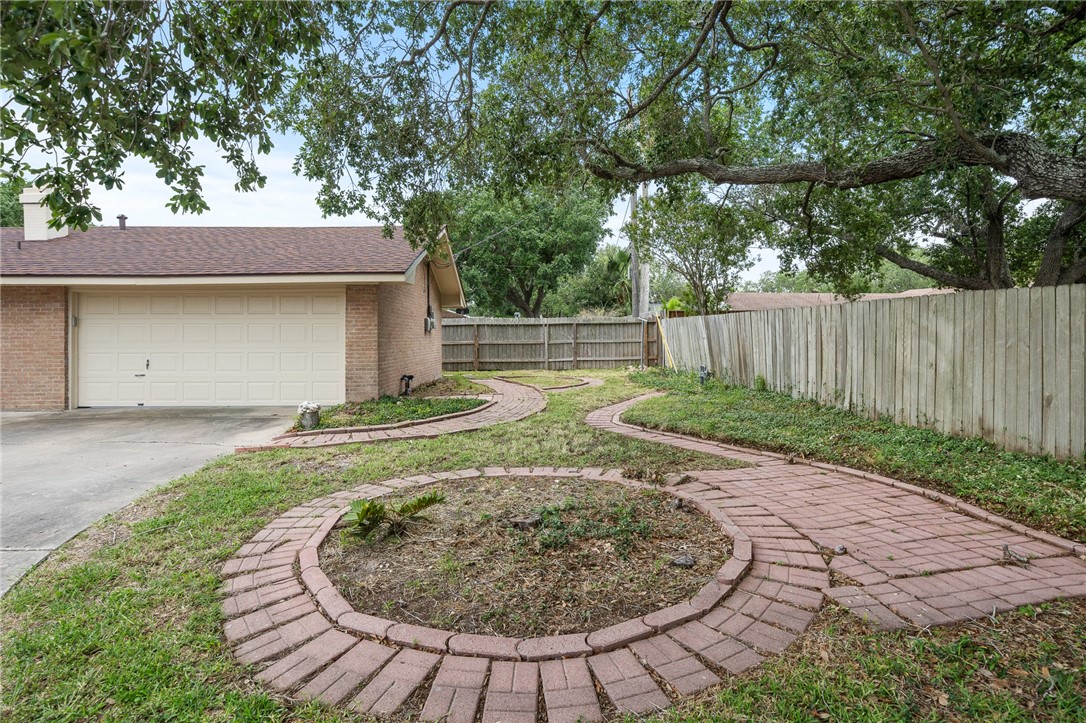 502 Meadowbrook Dr