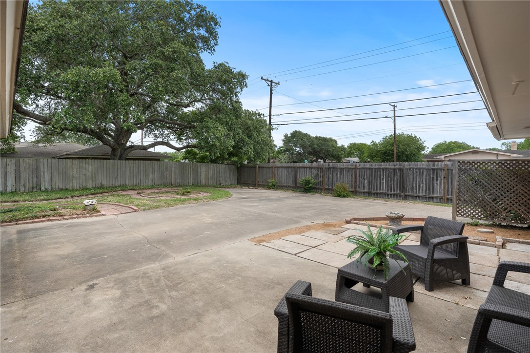 502 Meadowbrook Dr