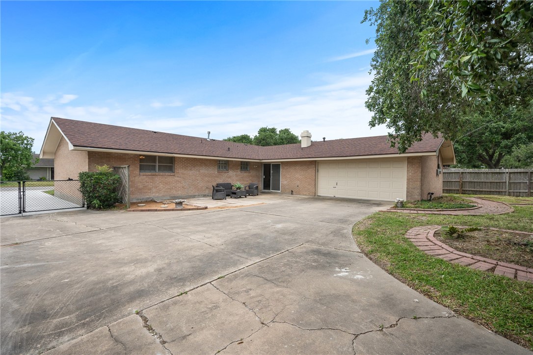 502 Meadowbrook Dr