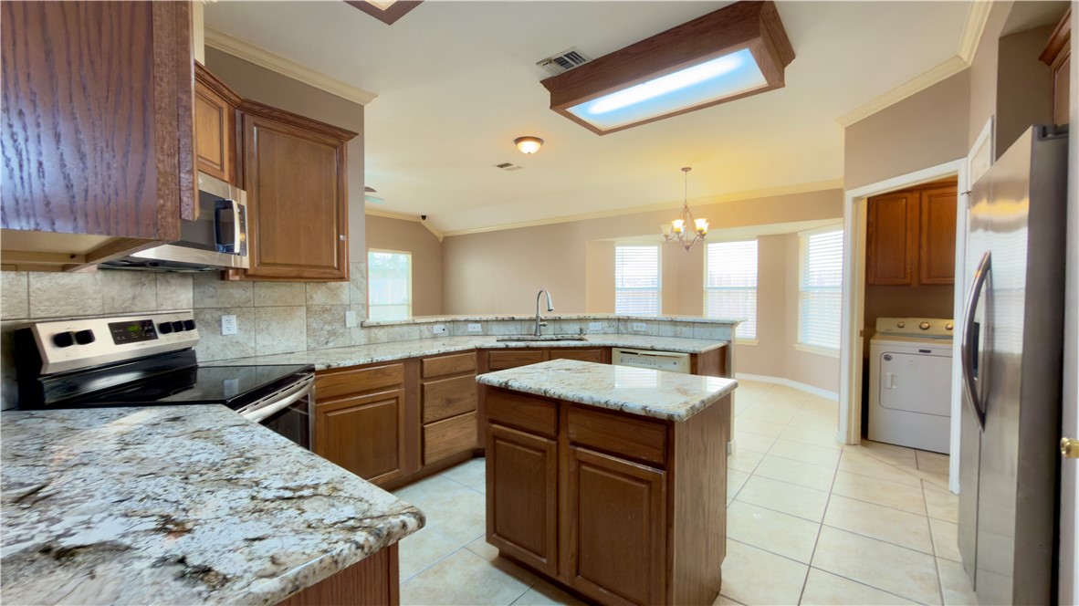 7621 Cold Springs Dr