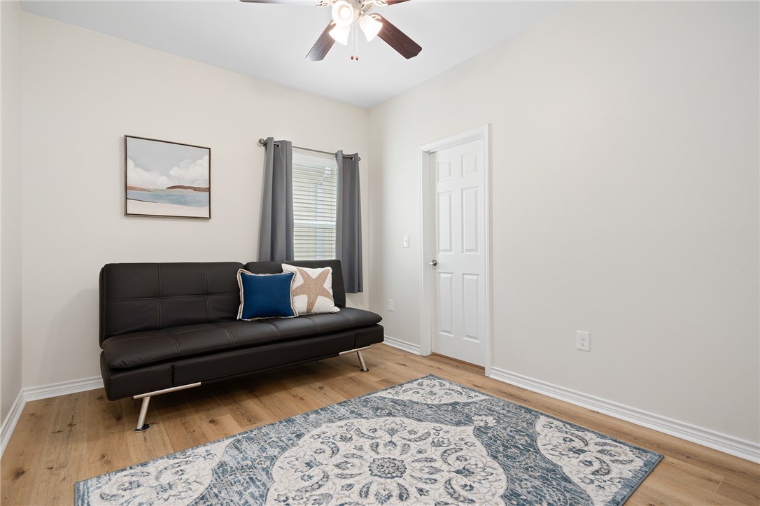 122 Lavaca Cir