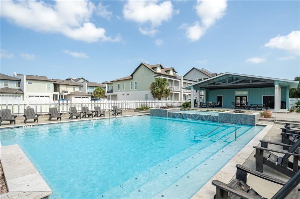 122 Lavaca Cir