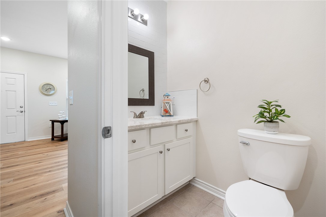 122 Lavaca Cir