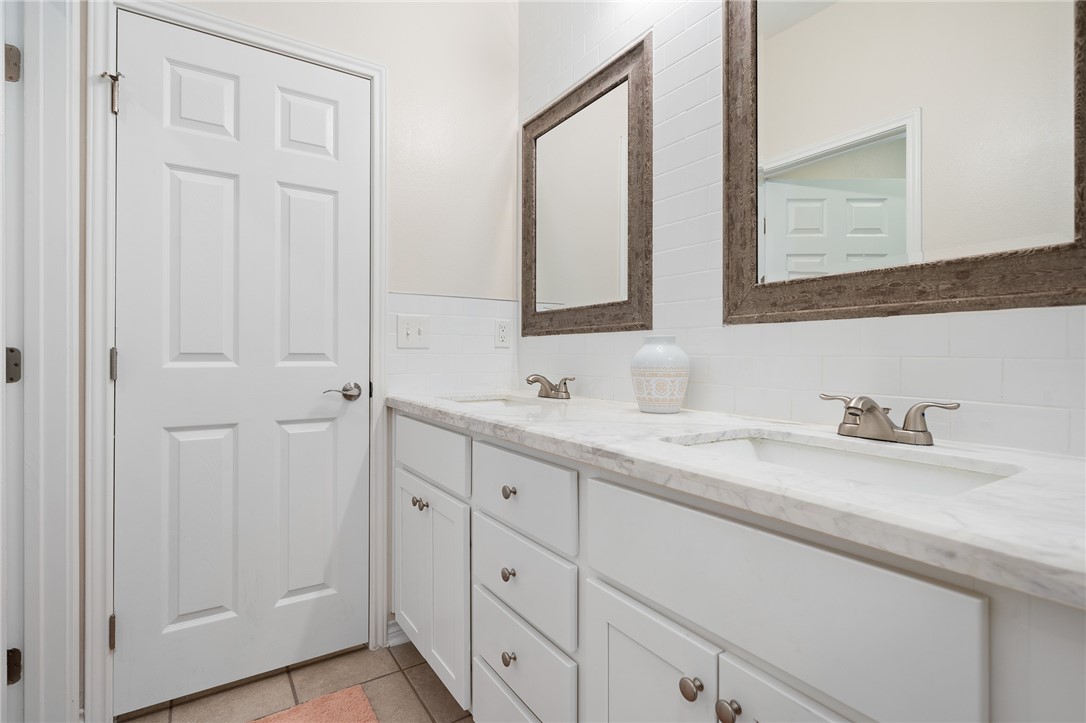 122 Lavaca Cir