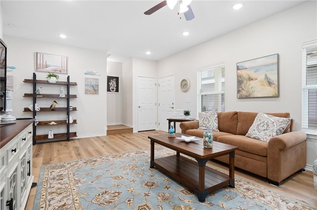 122 Lavaca Cir
