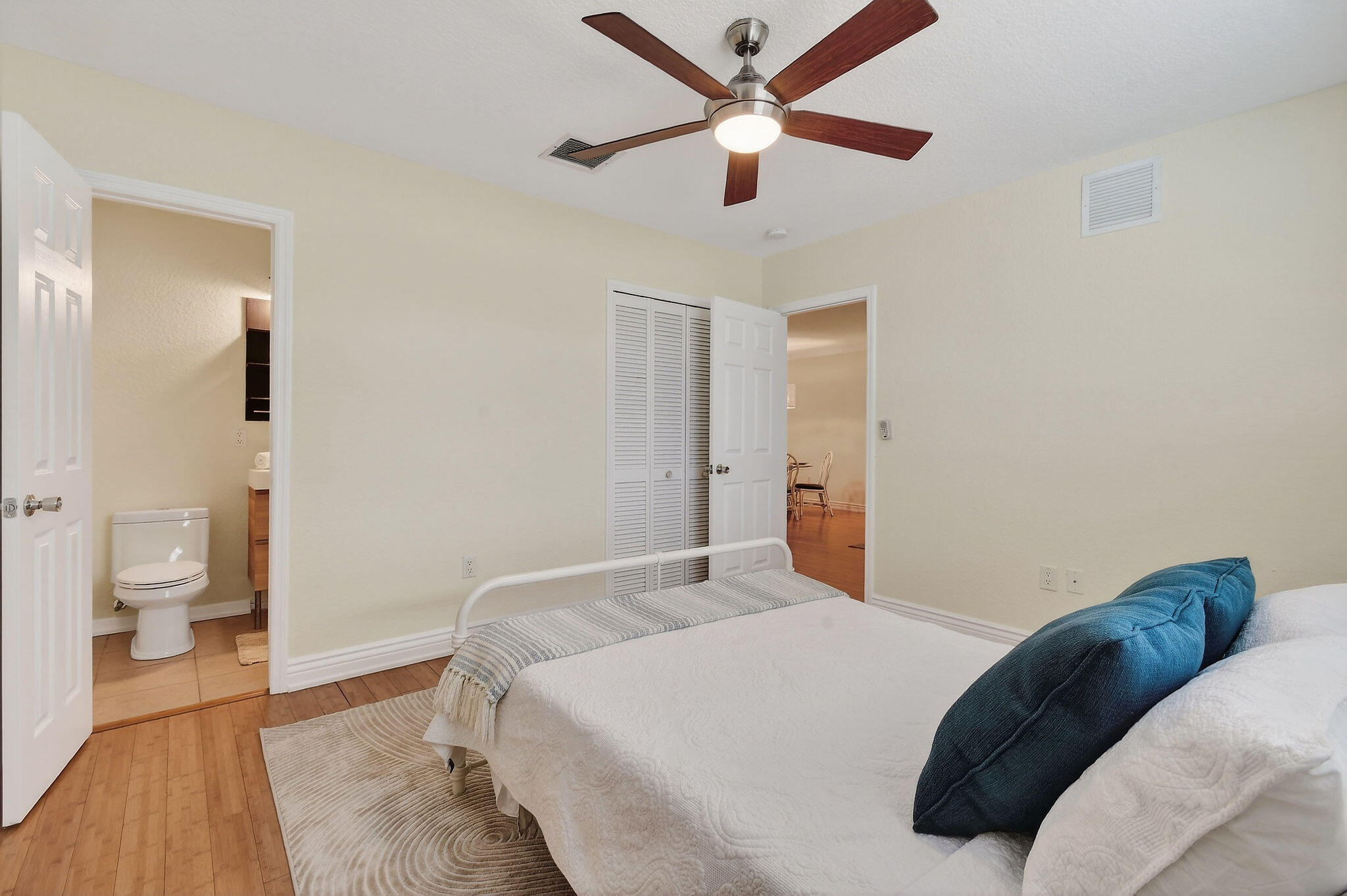 400 Northlake Drive