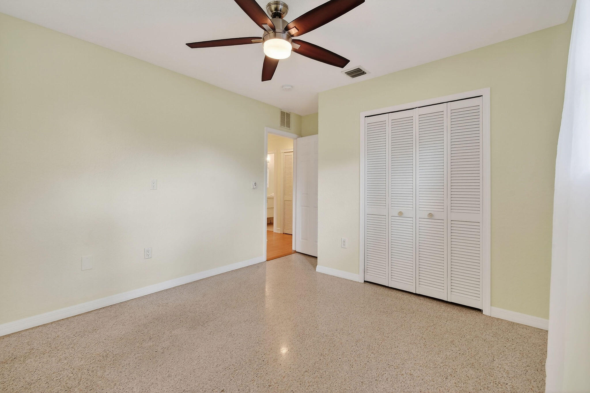 400 Northlake Drive
