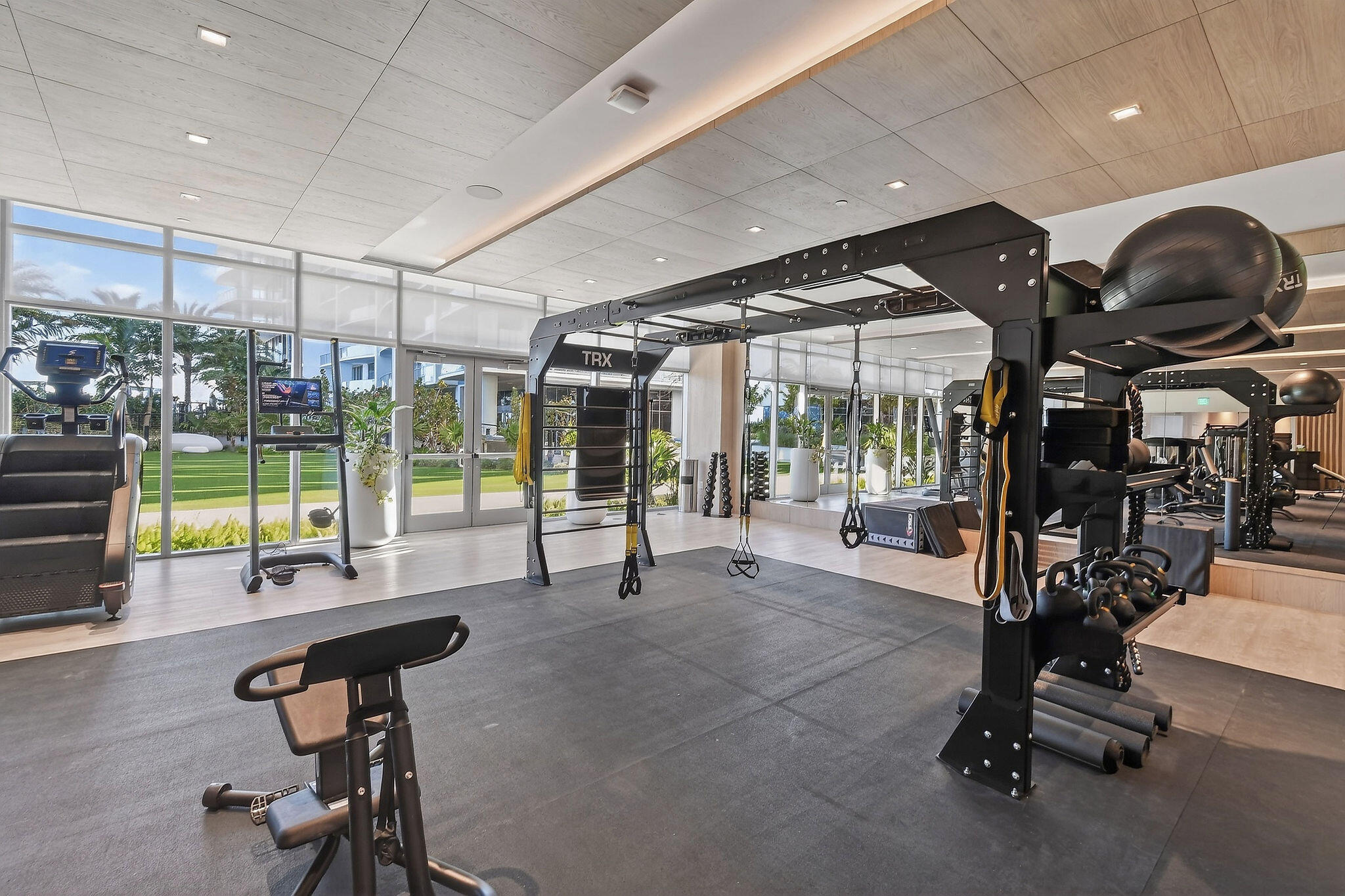 220 Lake Shore Drive 715