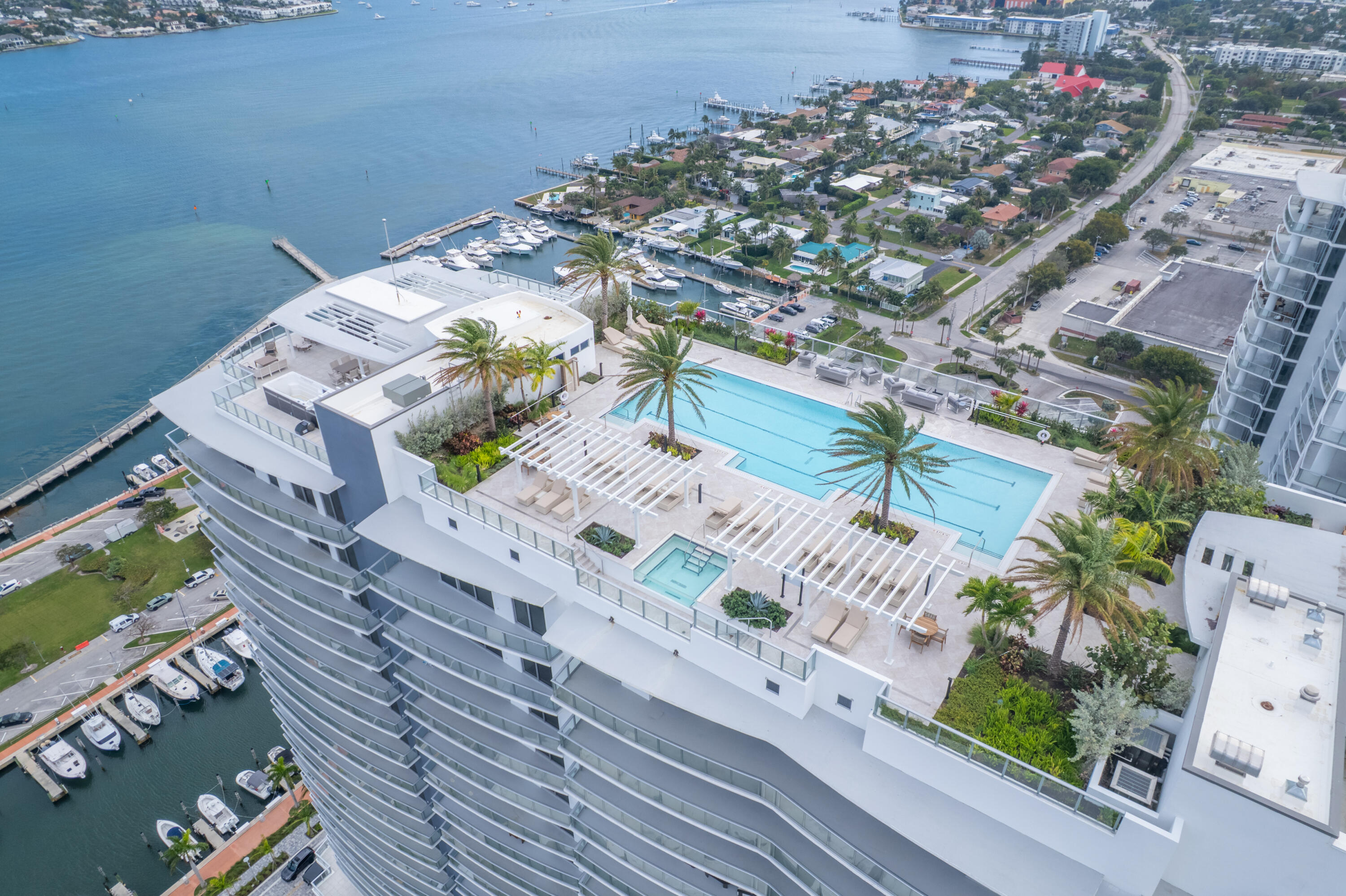 220 Lake Shore Drive 715