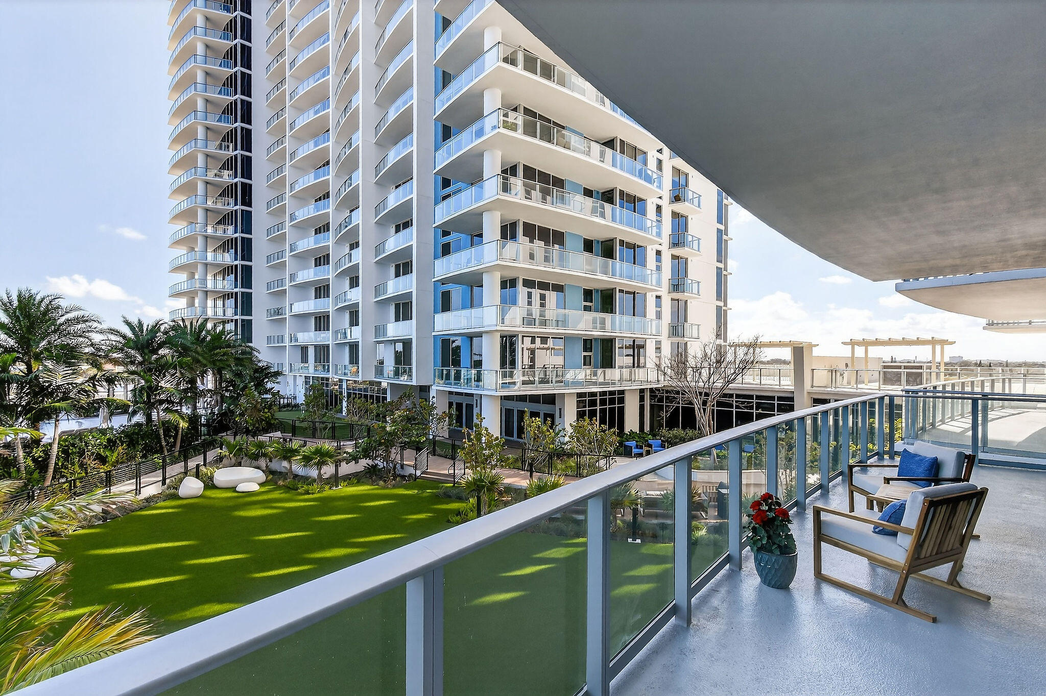 220 Lake Shore Drive 715