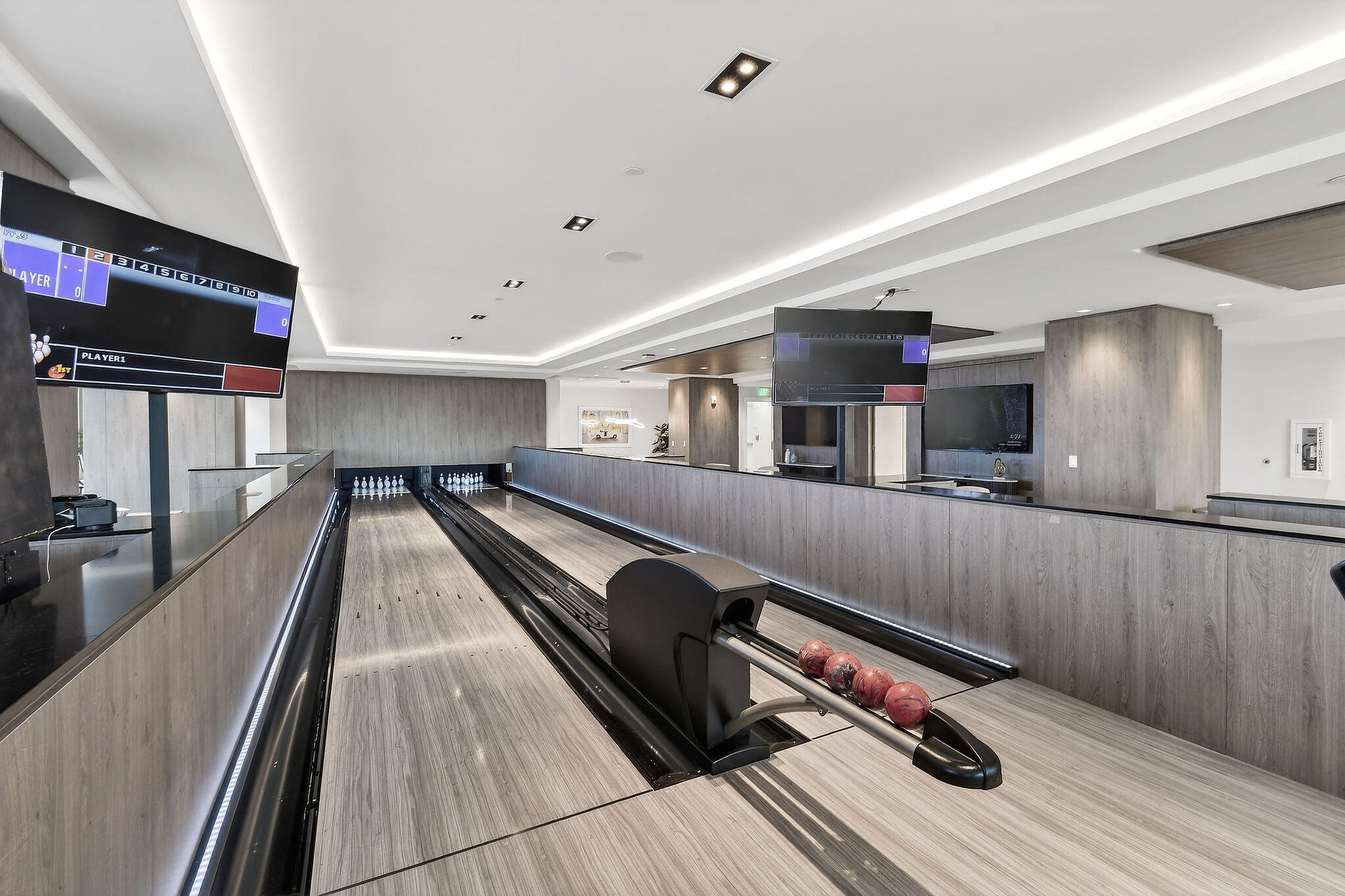 220 Lake Shore Drive 715