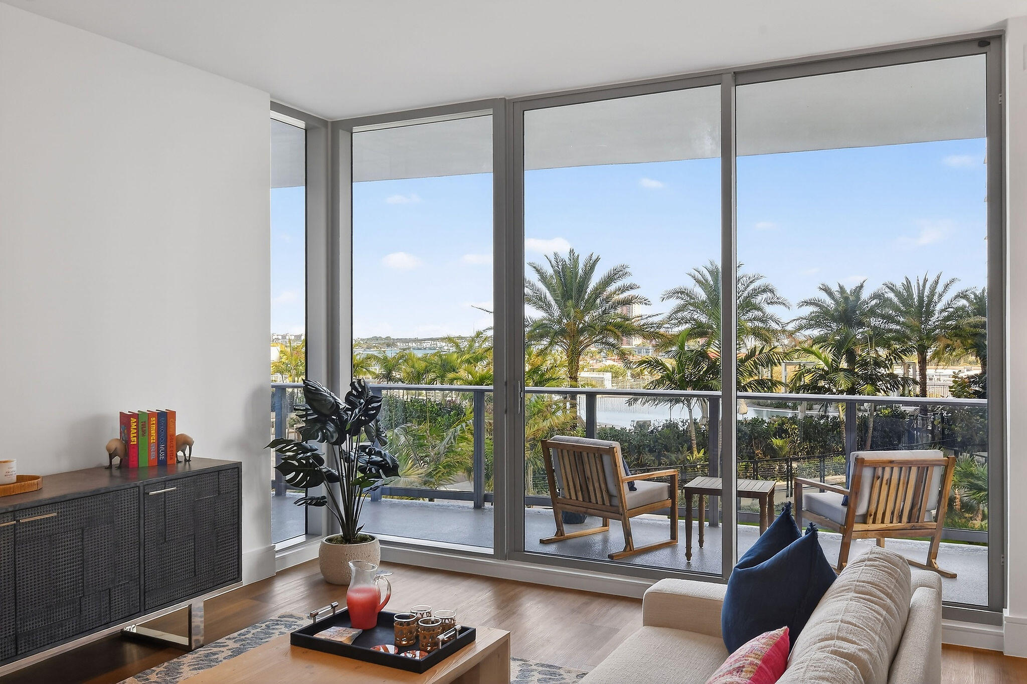 220 Lake Shore Drive 715