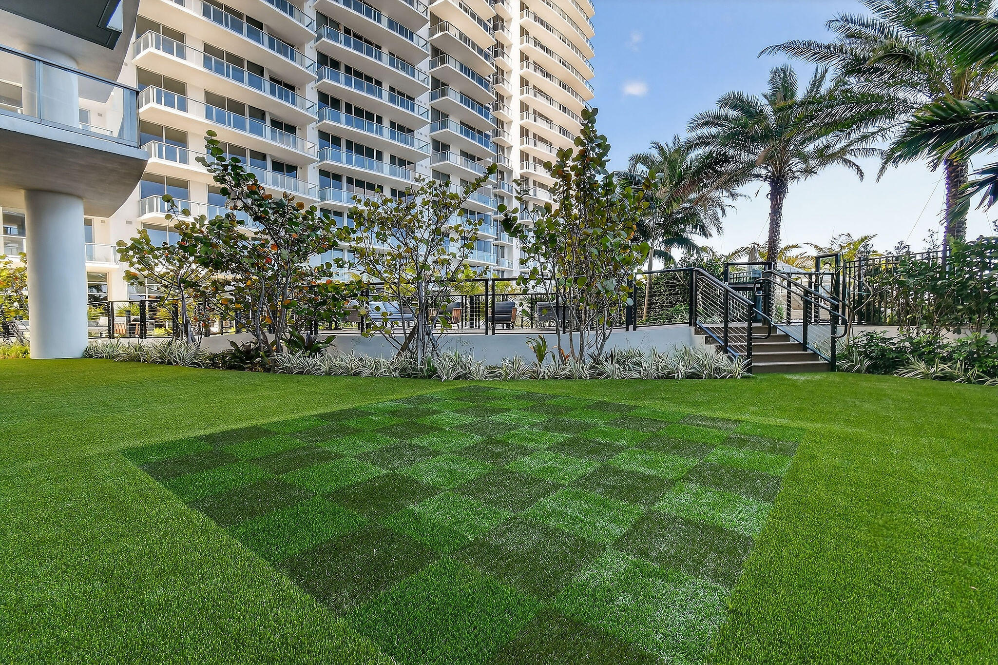 220 Lake Shore Drive 715