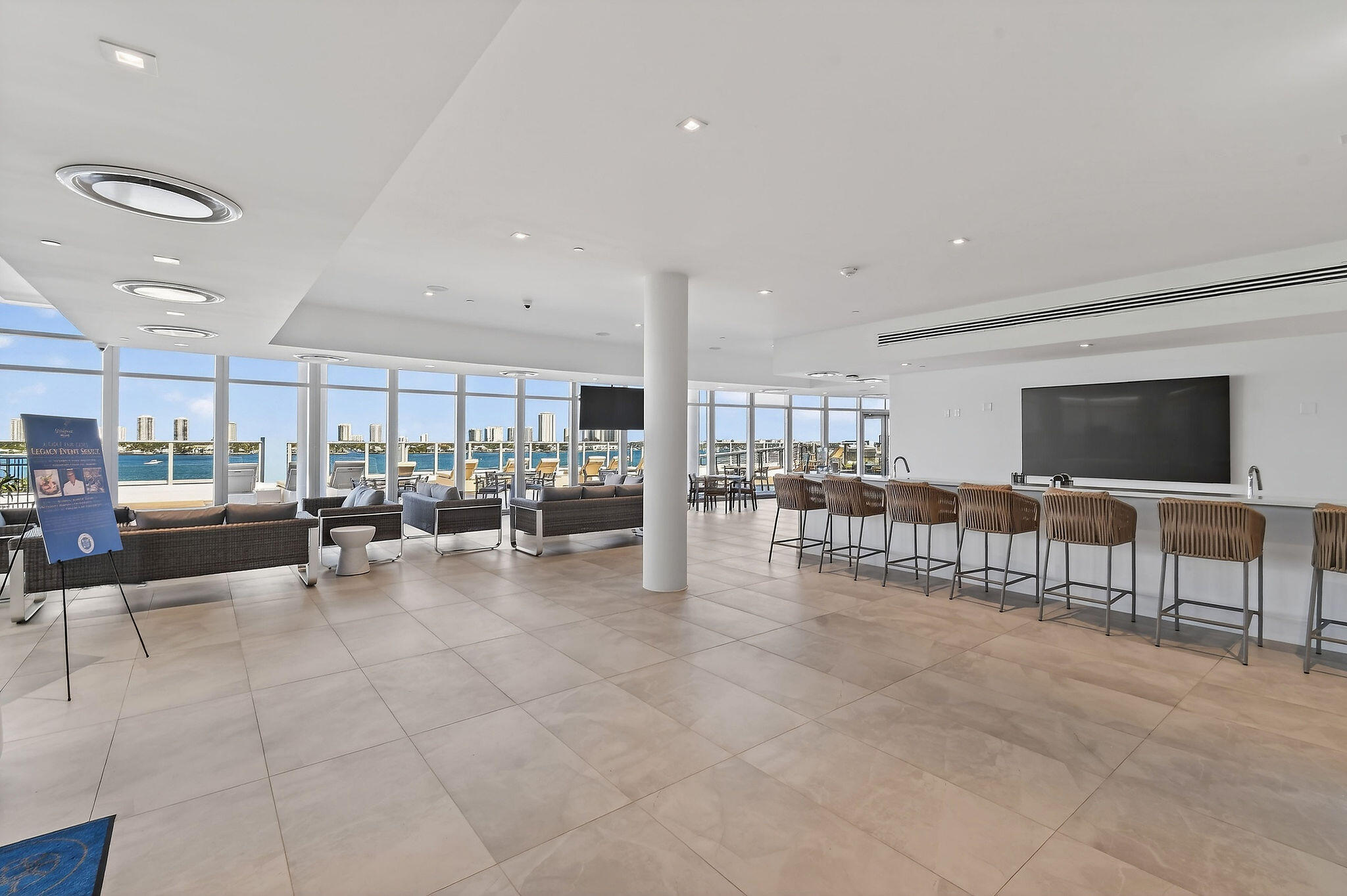 220 Lake Shore Drive 715