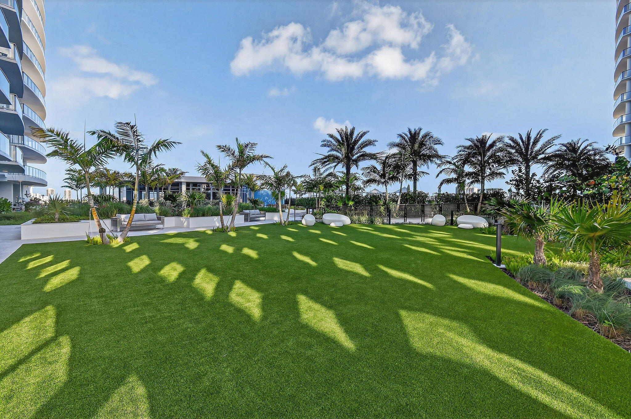 220 Lake Shore Drive 715