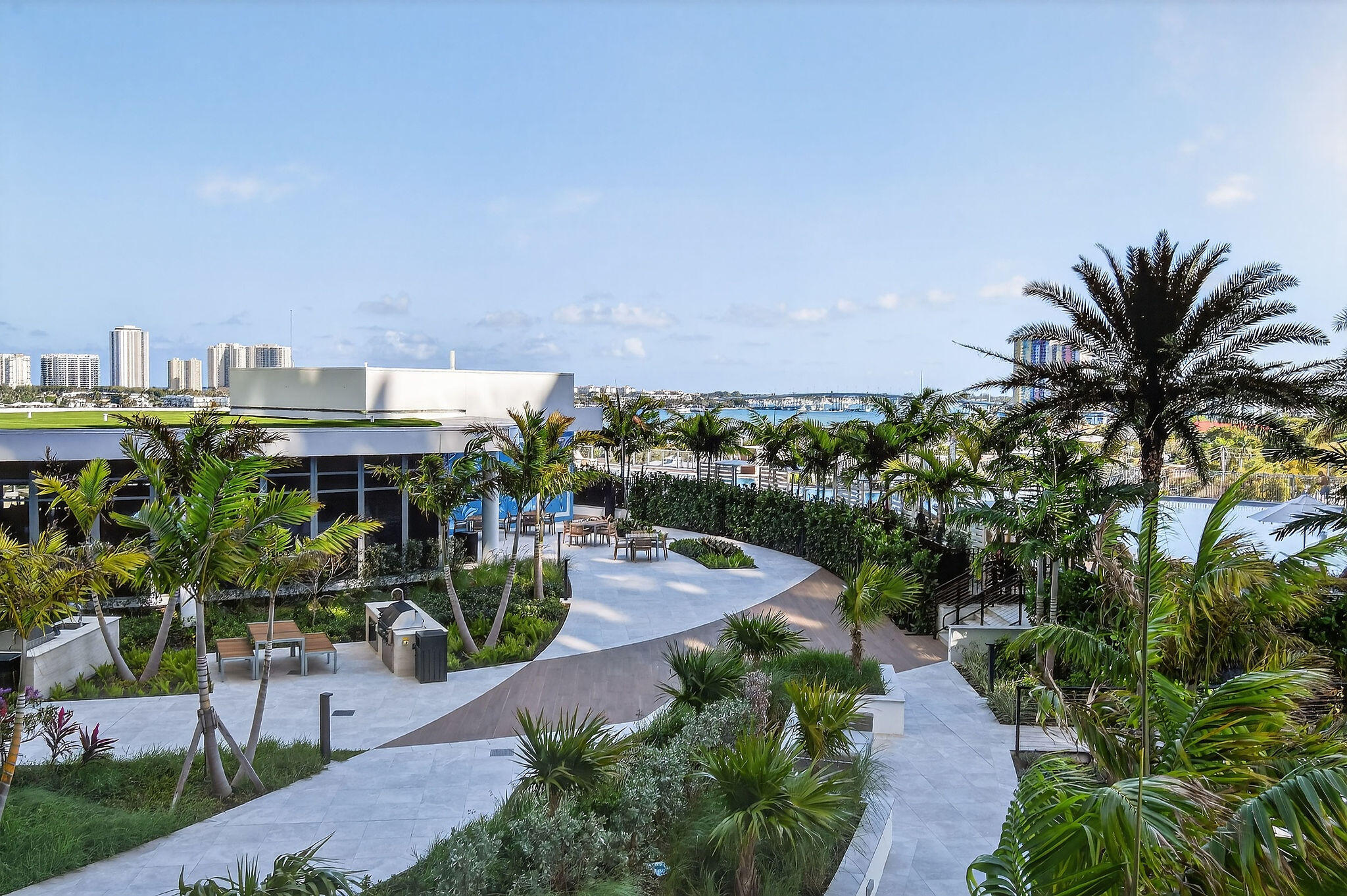 220 Lake Shore Drive 715