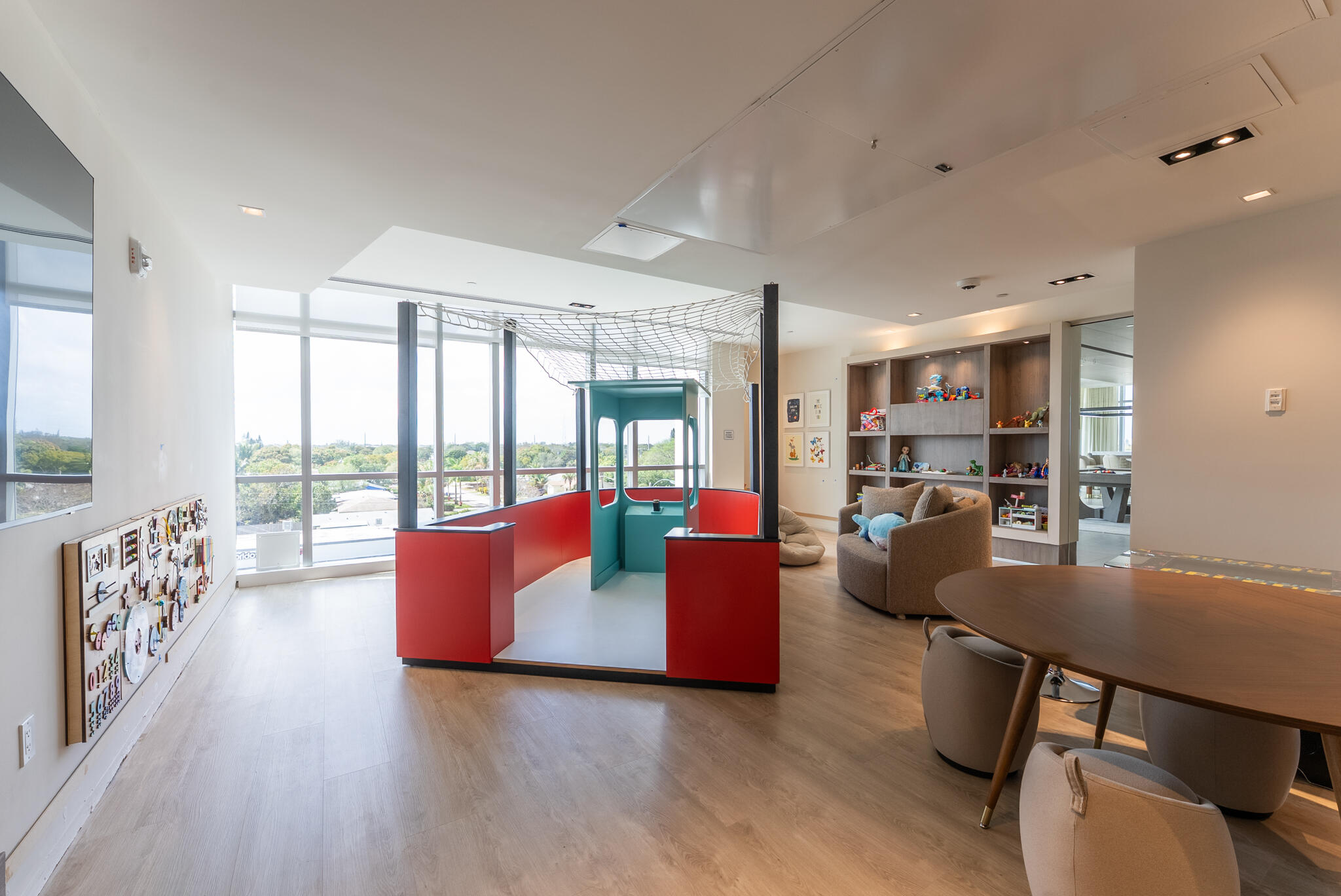 220 Lake Shore Drive 715