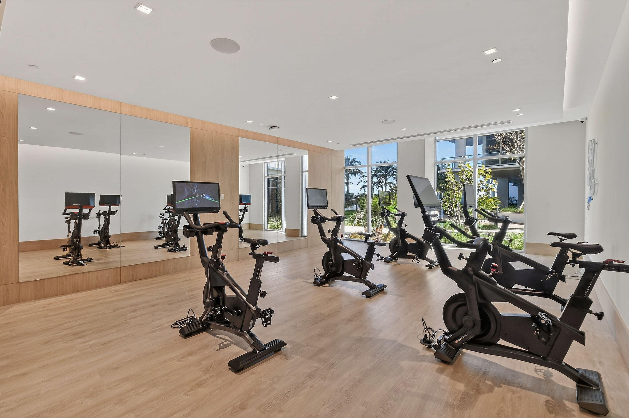 220 Lake Shore Drive 715