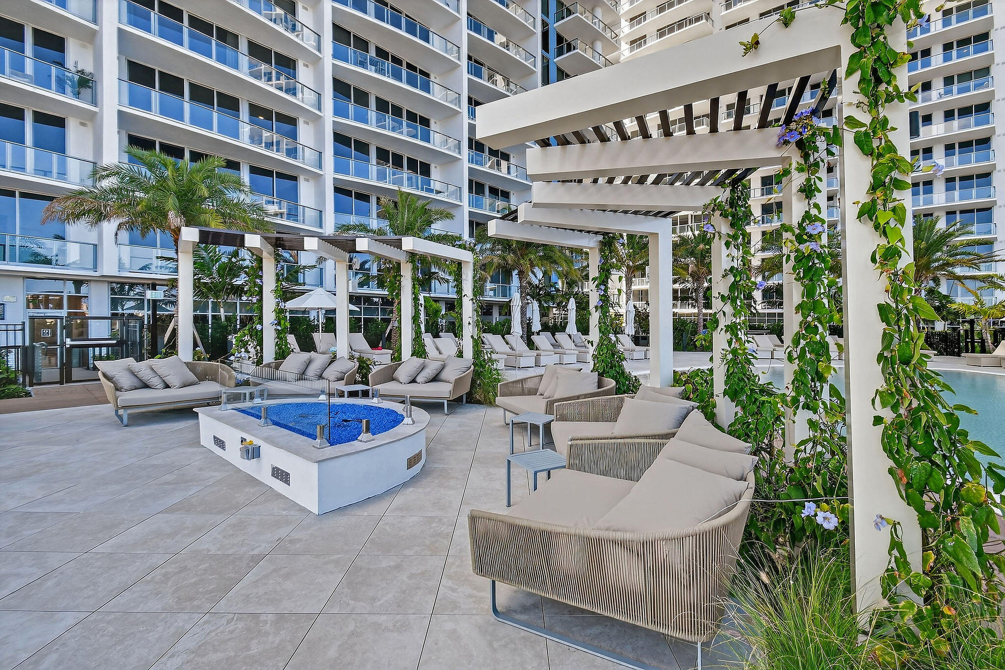 220 Lake Shore Drive 715