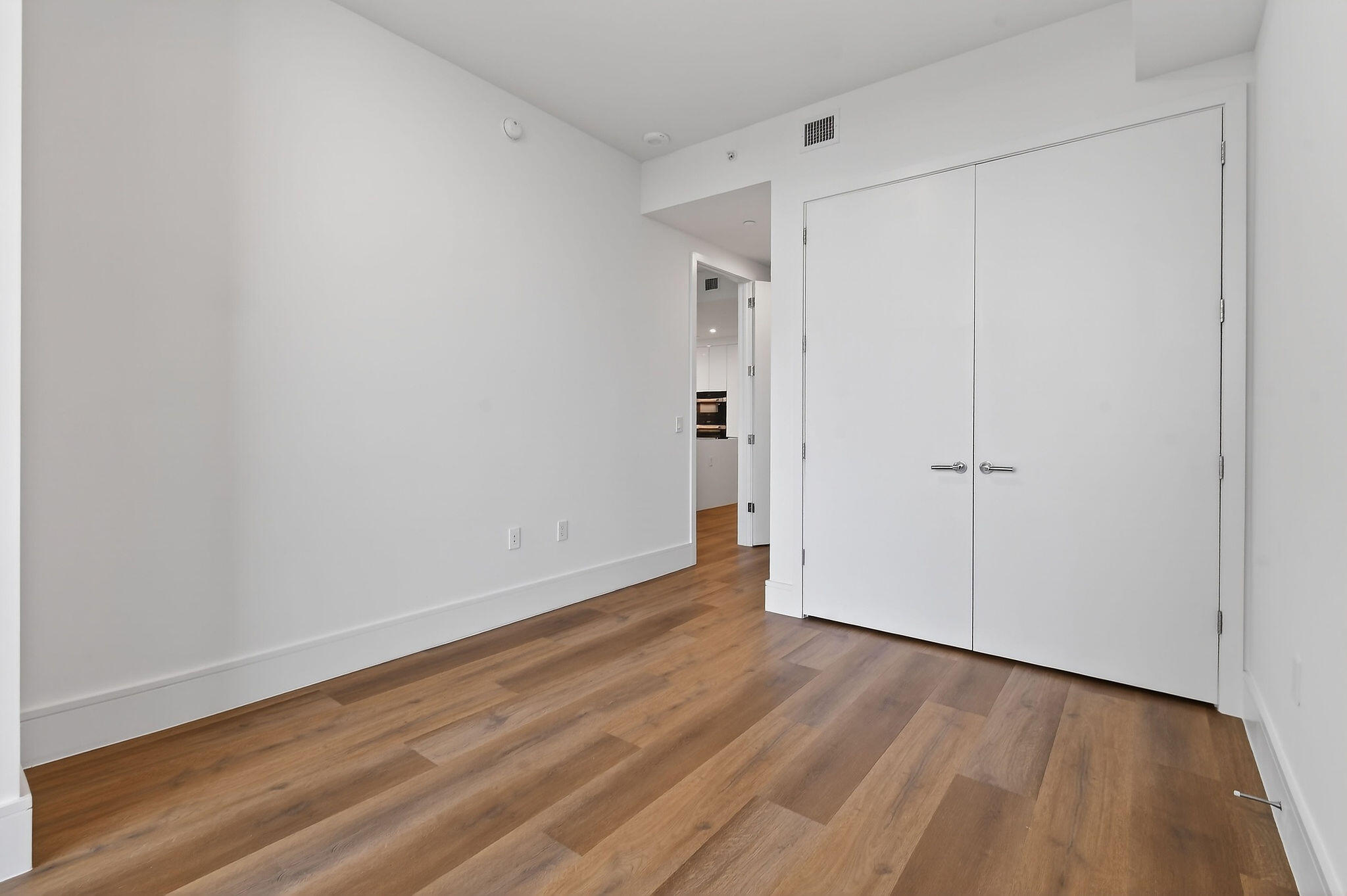 220 Lake Shore Drive 715