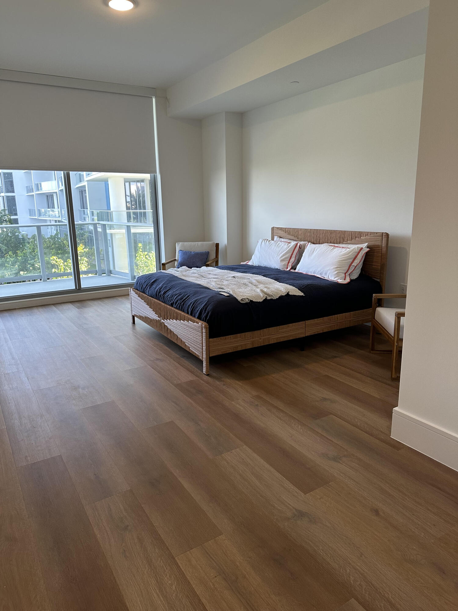 220 Lake Shore Drive 715