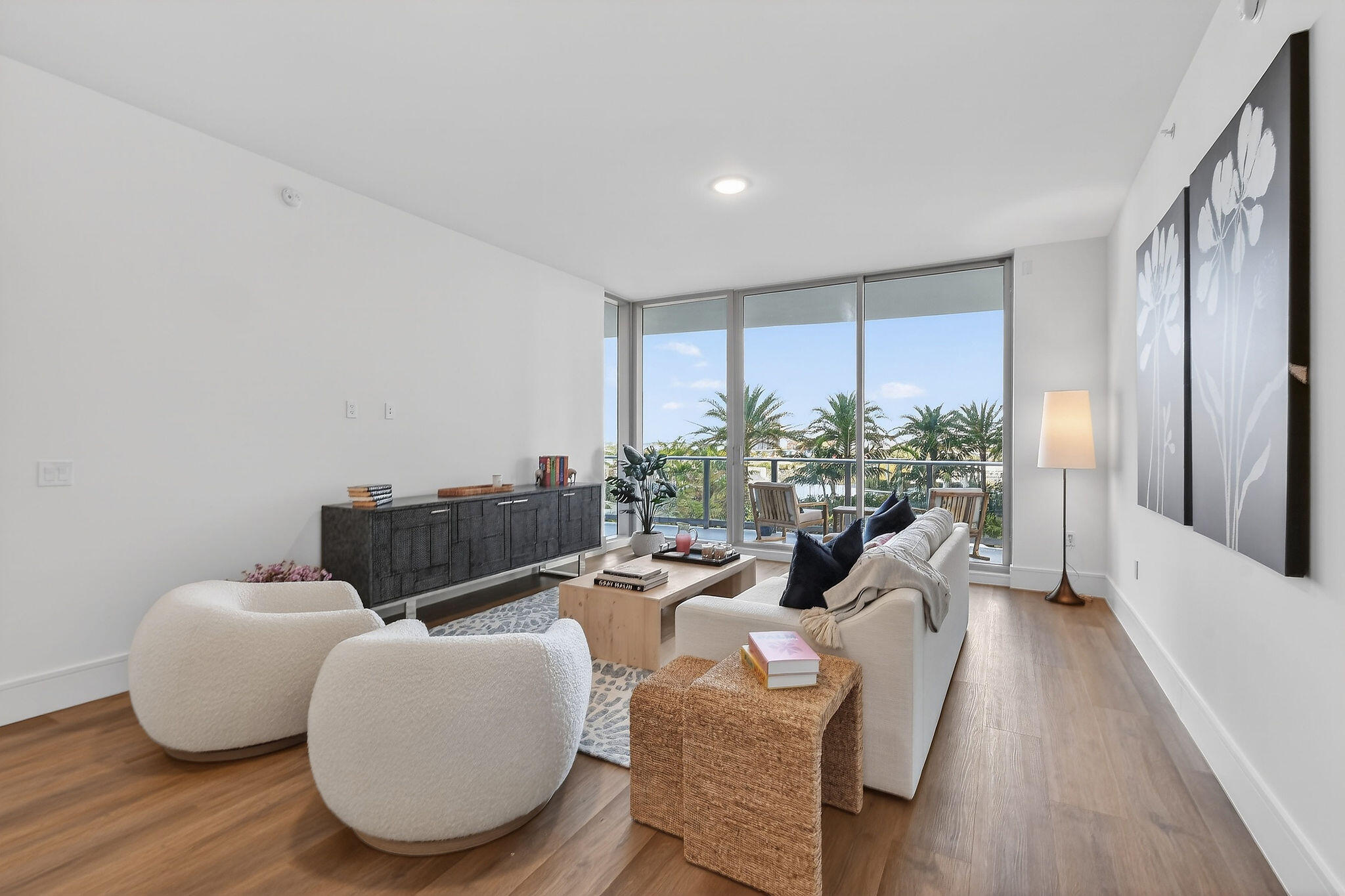 220 Lake Shore Drive 715