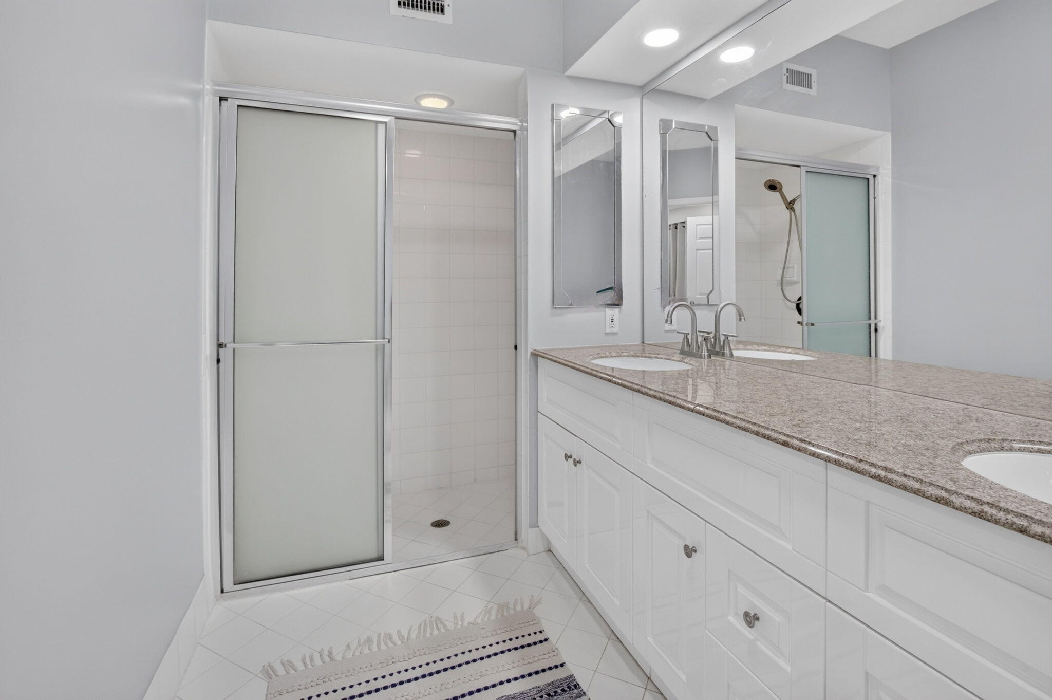 17050 EMILE Street 2