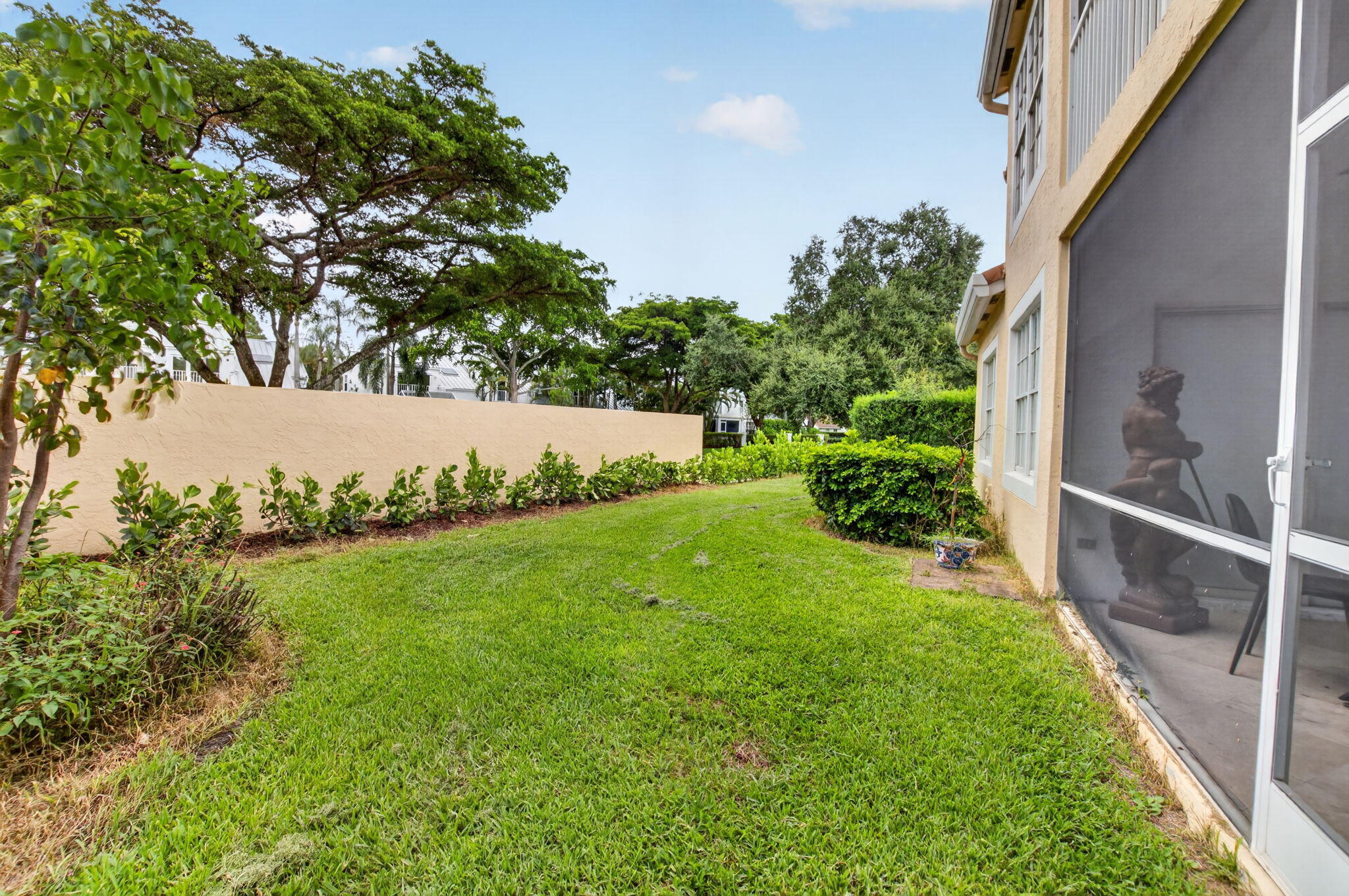 17050 EMILE Street 2