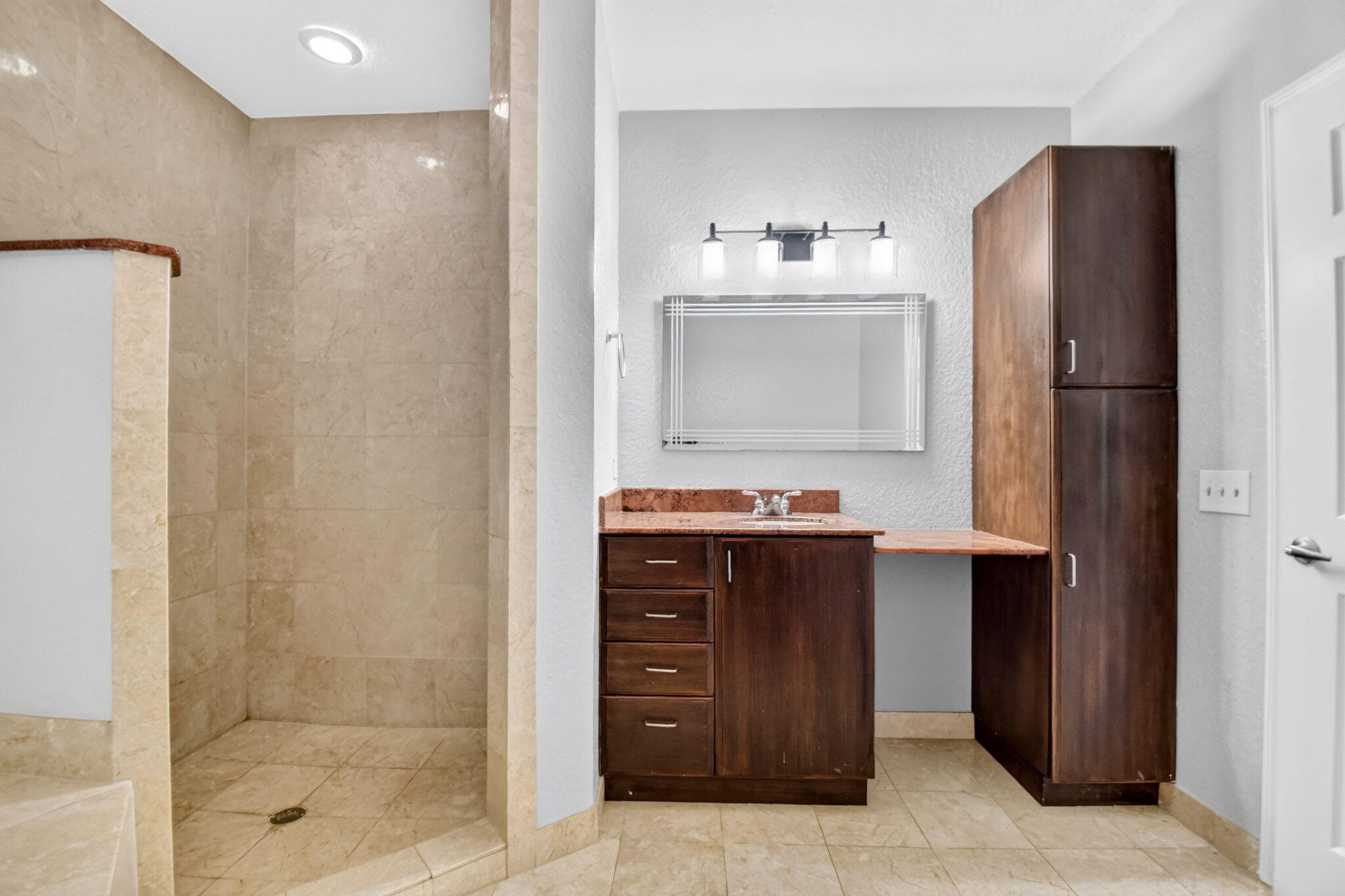 1620 Presidential Way 402