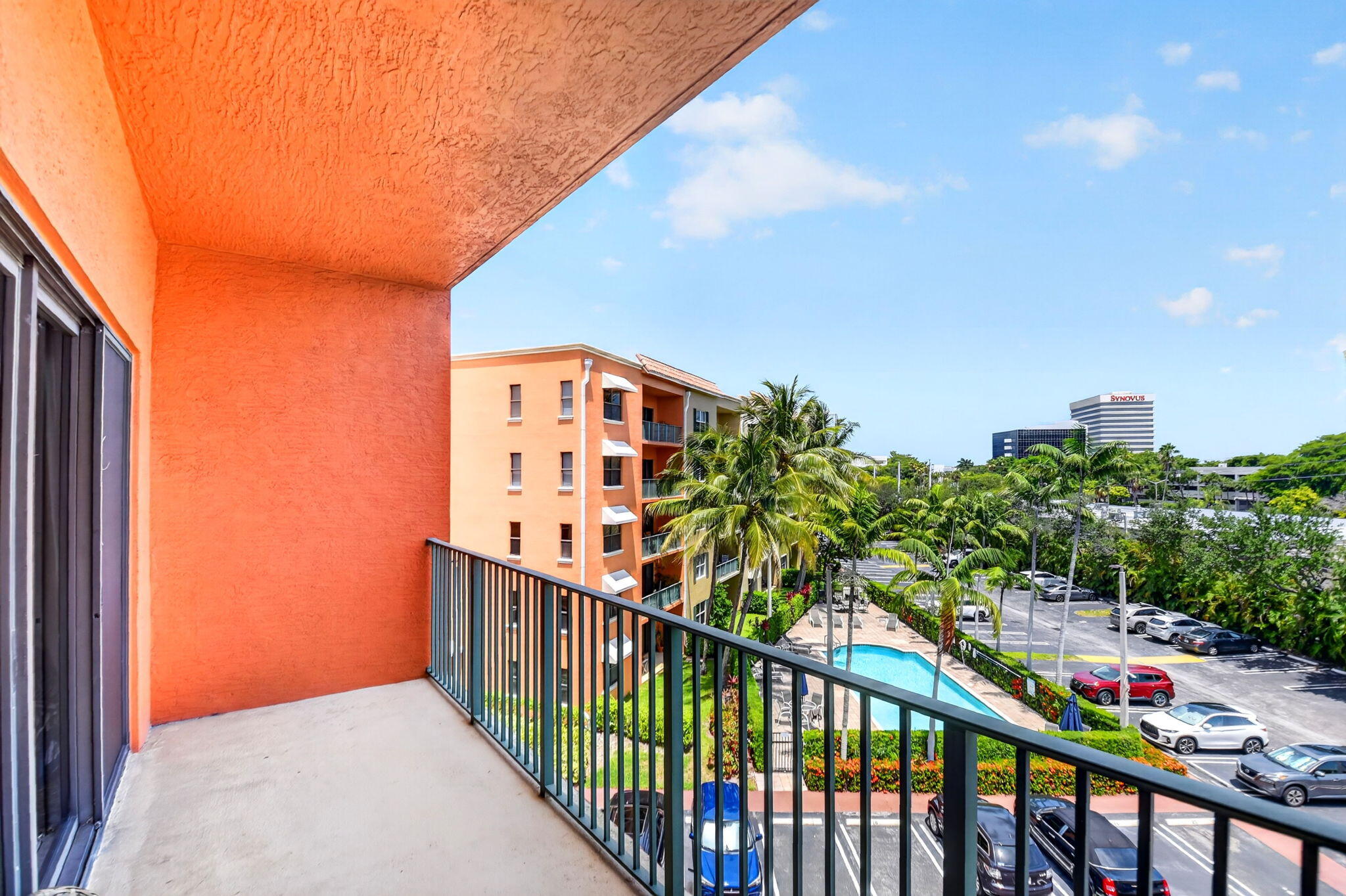 1620 Presidential Way 402