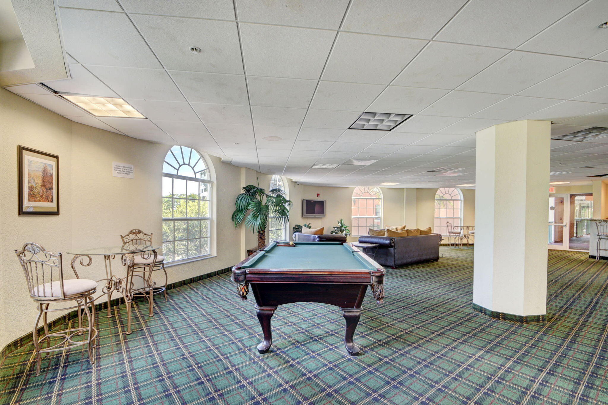 1620 Presidential Way 402