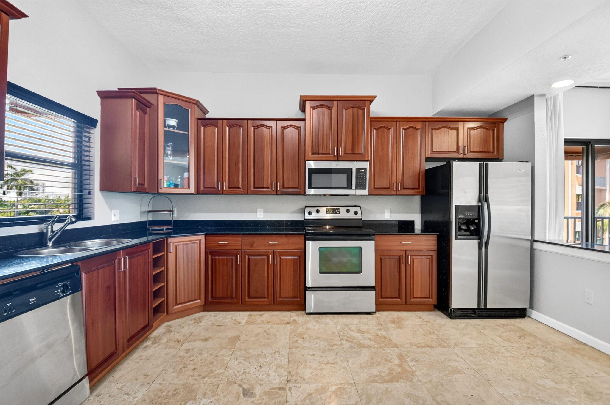 1620 Presidential Way 402