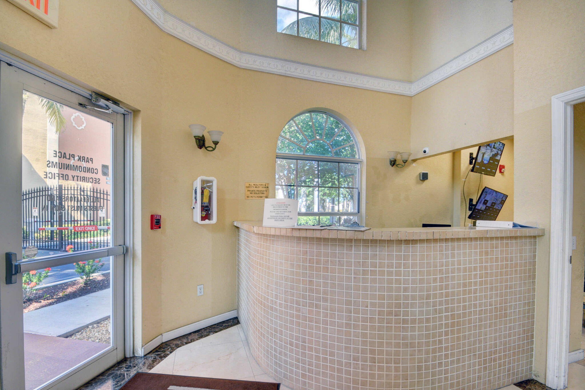1620 Presidential Way 402